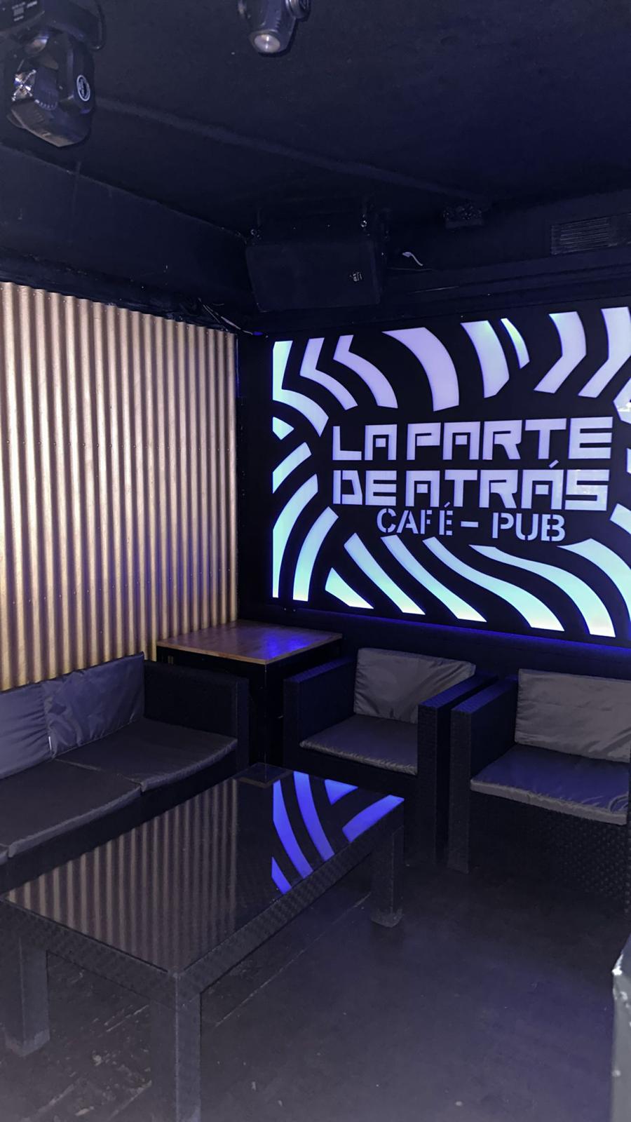 La Parte de Atrás 1